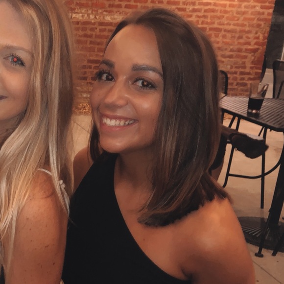 Meet your Posher, Sarah - Picture 1 of 1